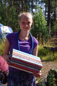 Valokuva: Helmi ja kenkälaatikkokamera 